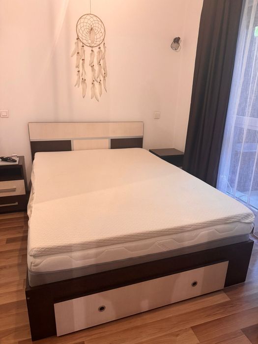 Dormitor Complet (pat, saltea & topper, noptiere, comoda si sifonier)