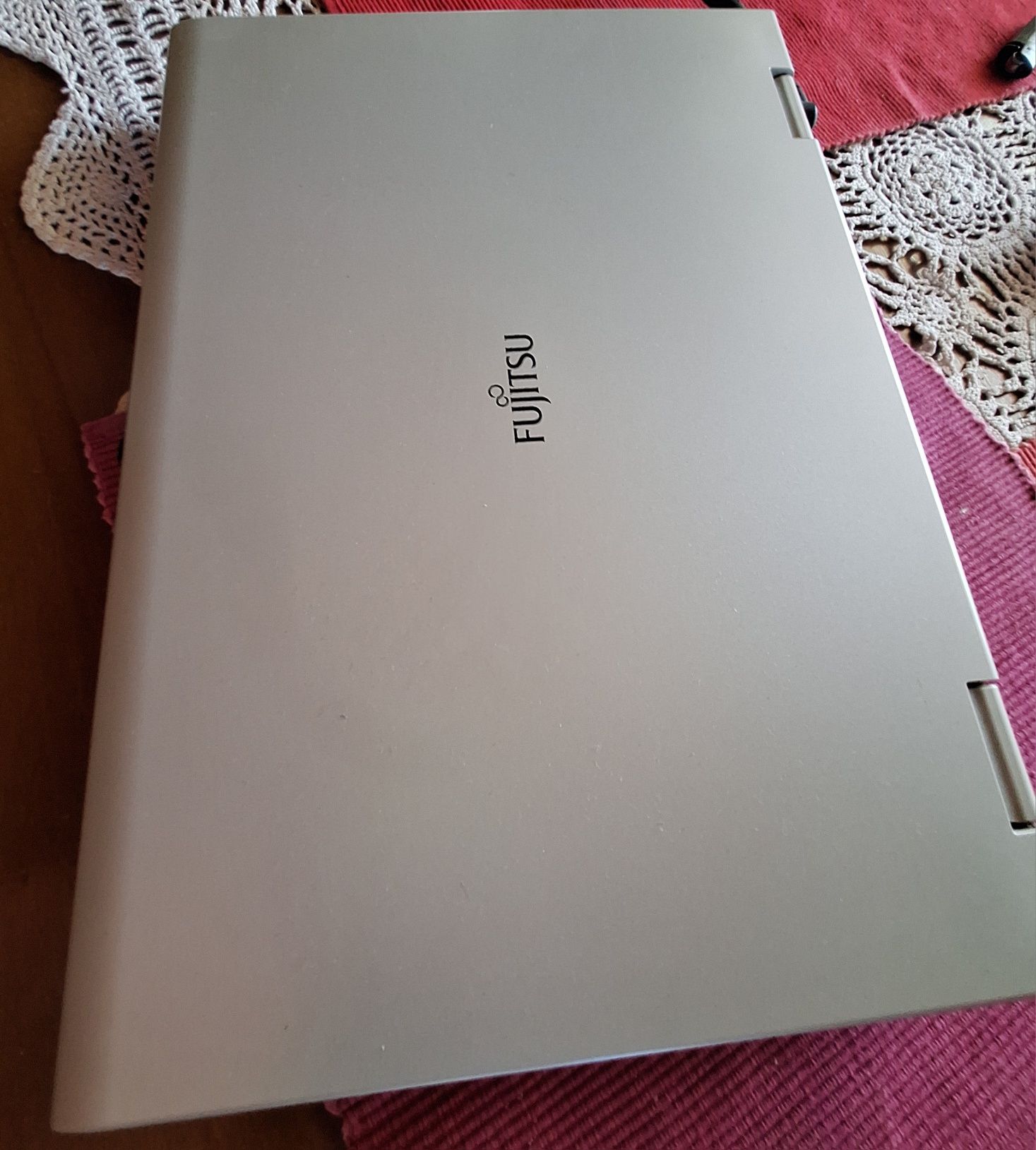 Laptop Fujitsu Esprimo V6535