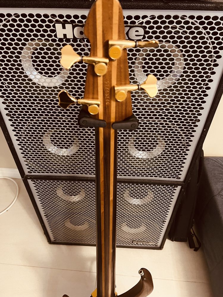 Chitara bass Peavey Cirrus