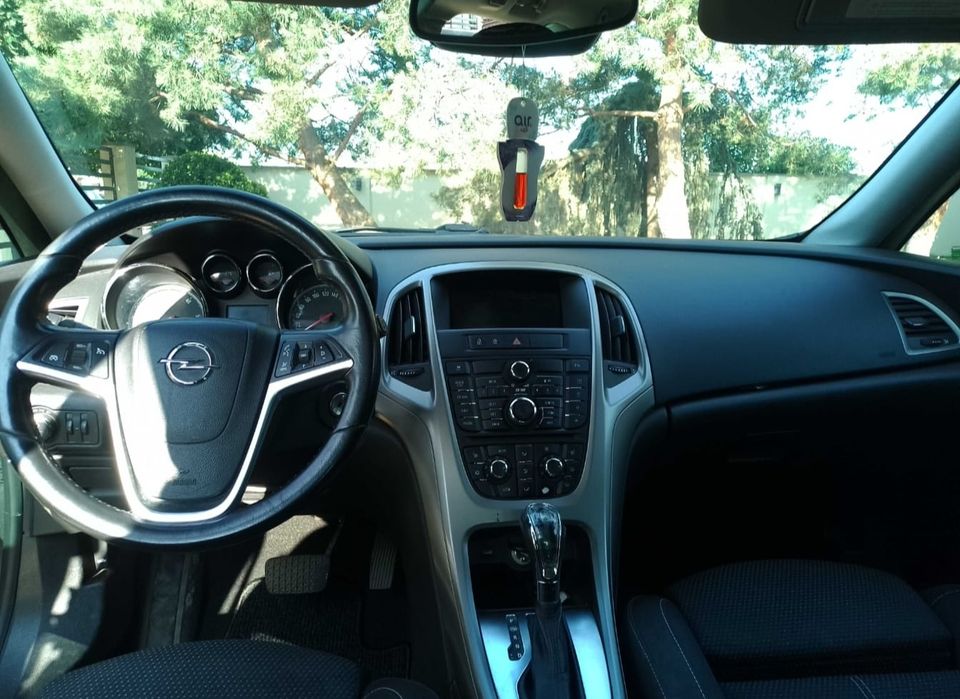 Urgent! Opel Astra J Kombi