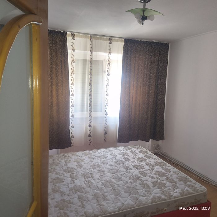 Vând apartament 3 camere