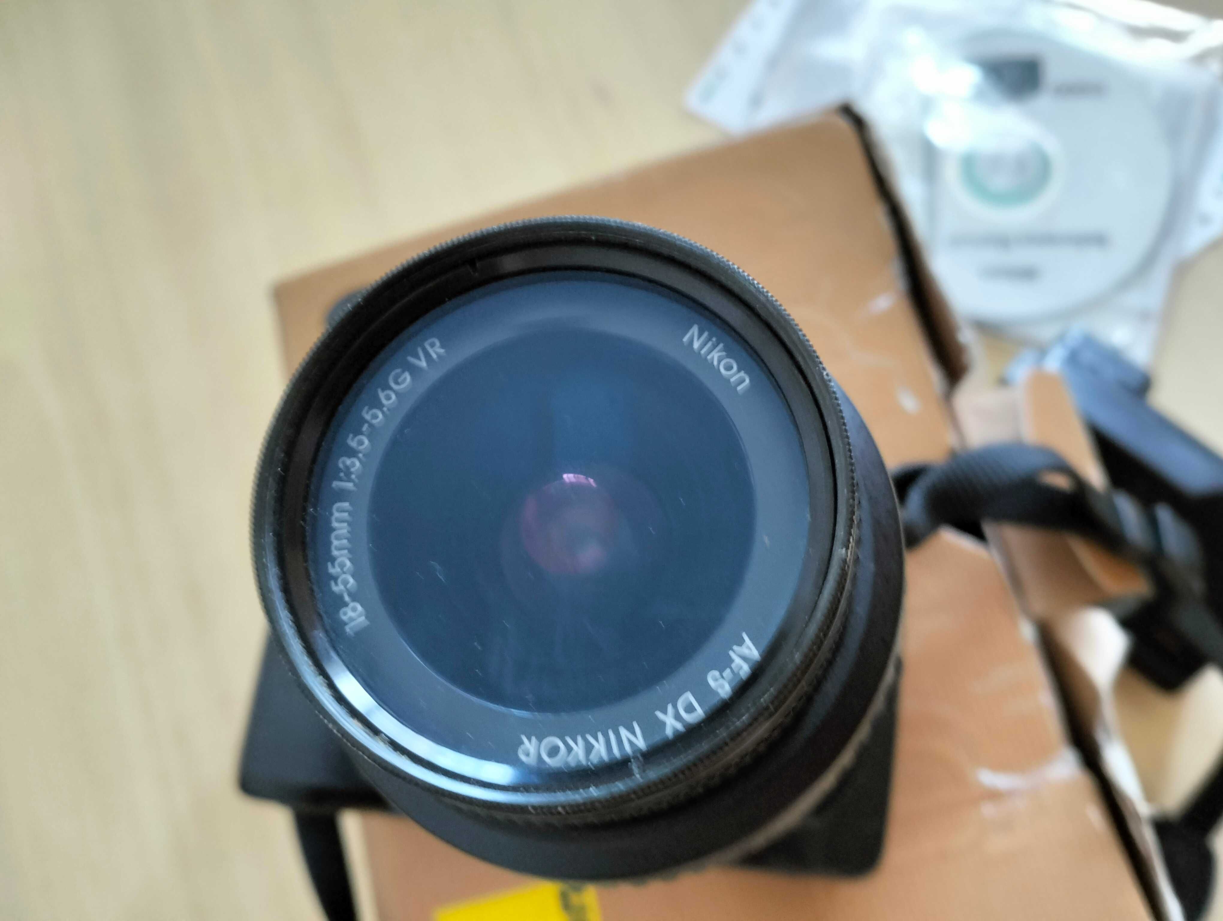 Фотоапарат Nikon D3200 с обектив Nikkor 18-55