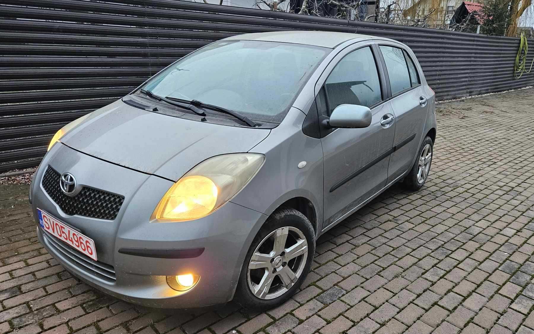 Toyota YARIS cu Cutie AUTOMATA