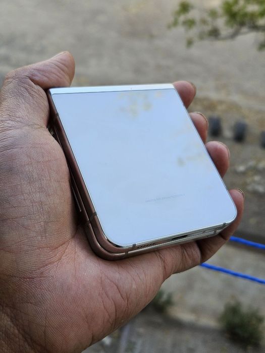 Samsung flip 5   256gb