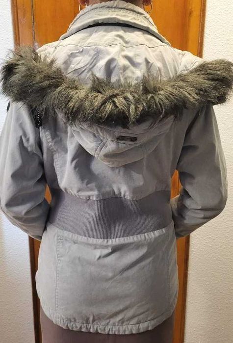 Geaca de iarna mar M gri deschis