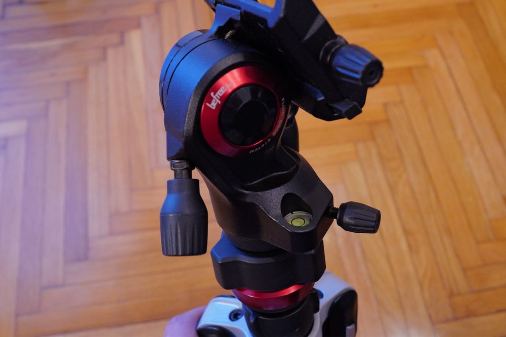 Trepied Manfrotto Befree Live twist camere dslr si video Cap MVH400AH