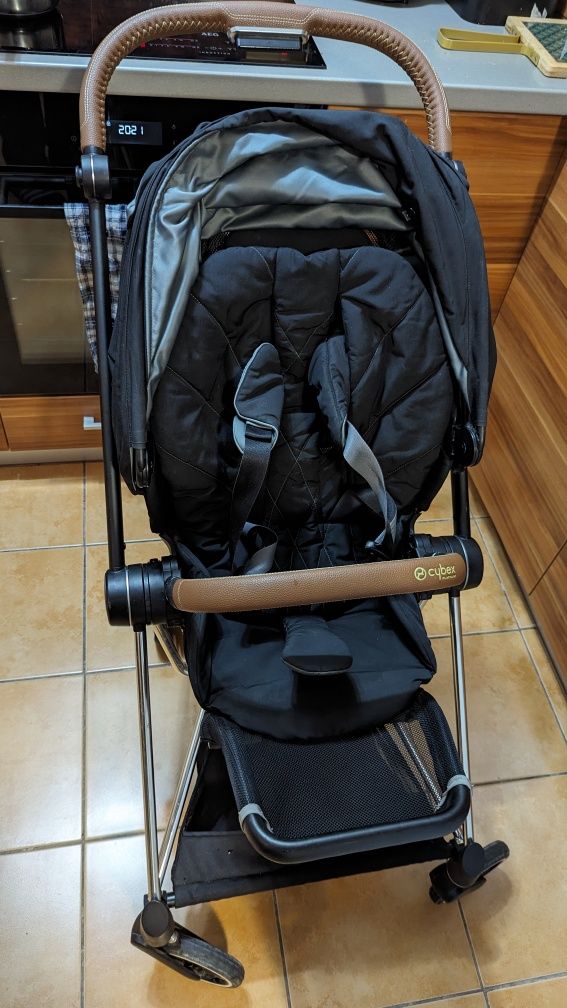 Carucior Cybex Mios negru cu husa protectie ploaie