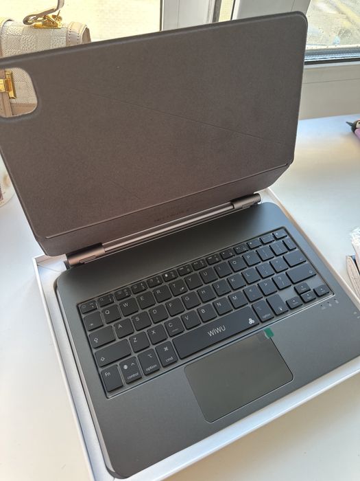 IPAD air 10.9, pro 11 2022 чехол-клавиатура