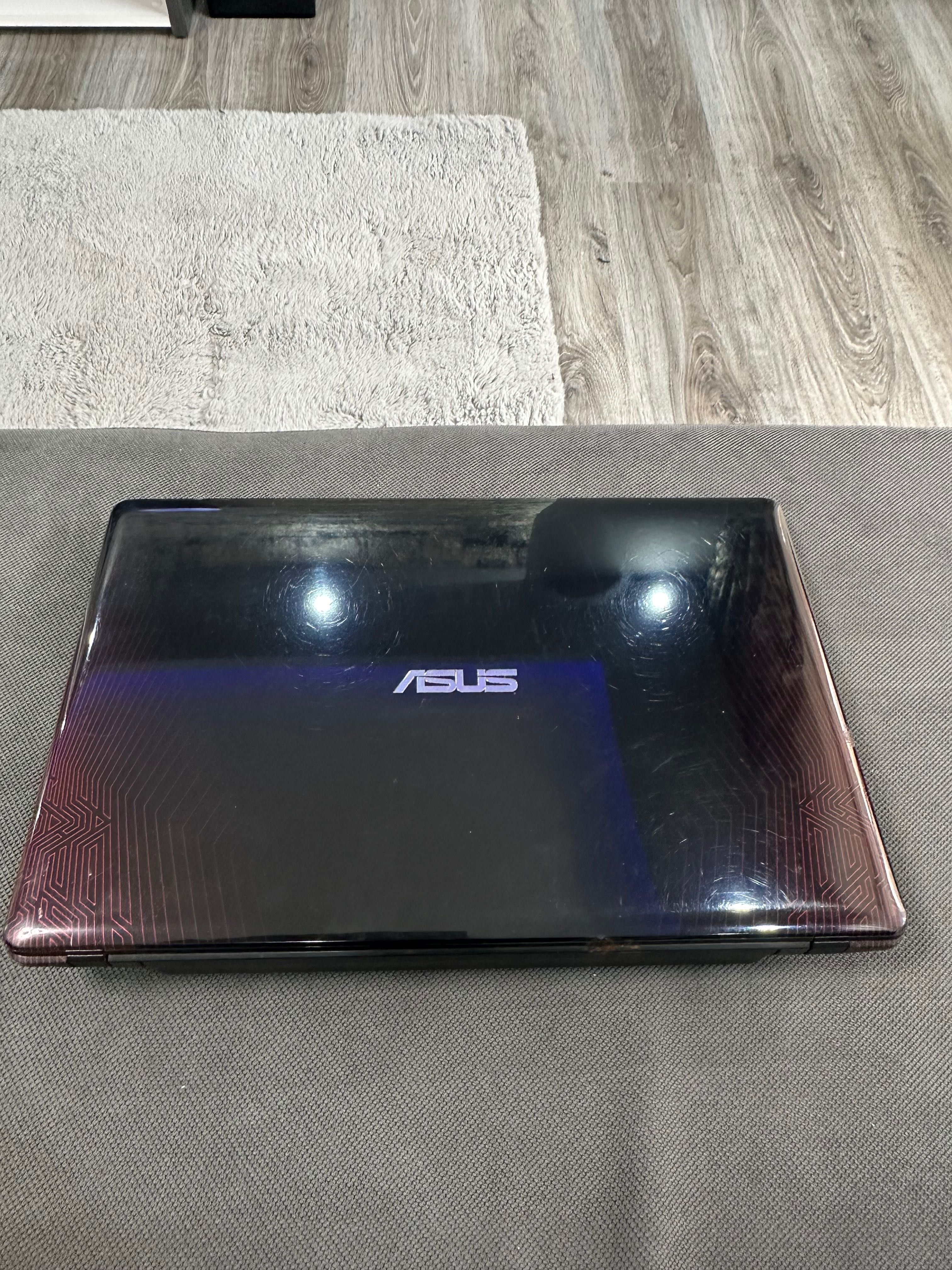8 ядрен лаптоп Asus подходящ за игри