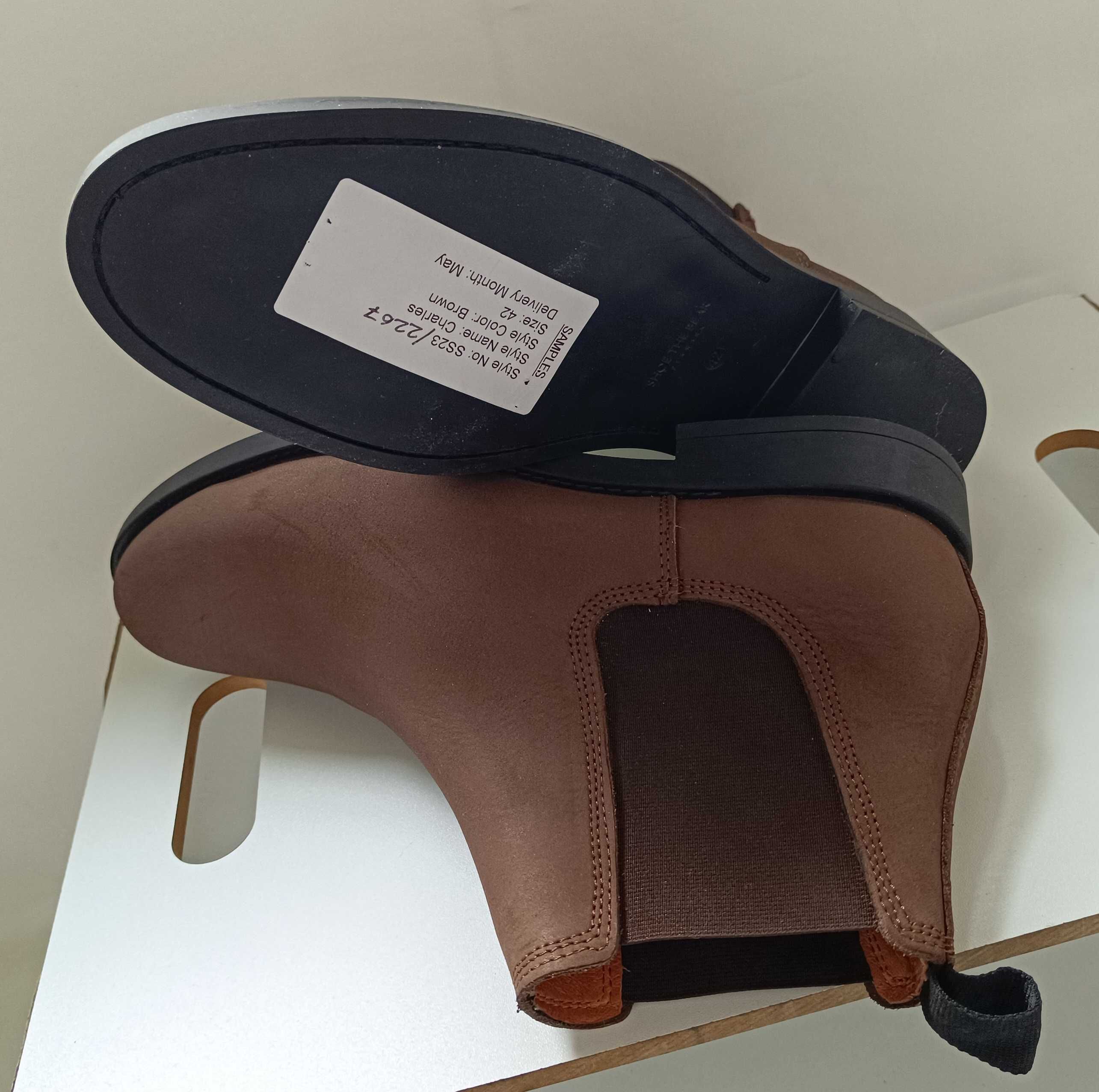 Ghete chelsea 42 plain toe Shoe The Bear NOI piele naturala moale