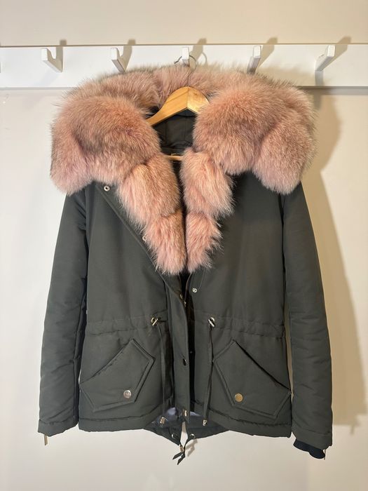 Дамско зимно яке с естествен косъм