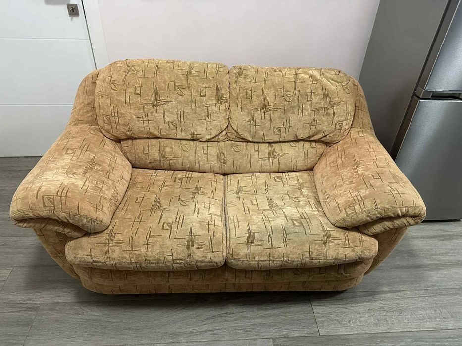 Продавам двойка диван неразтегаем