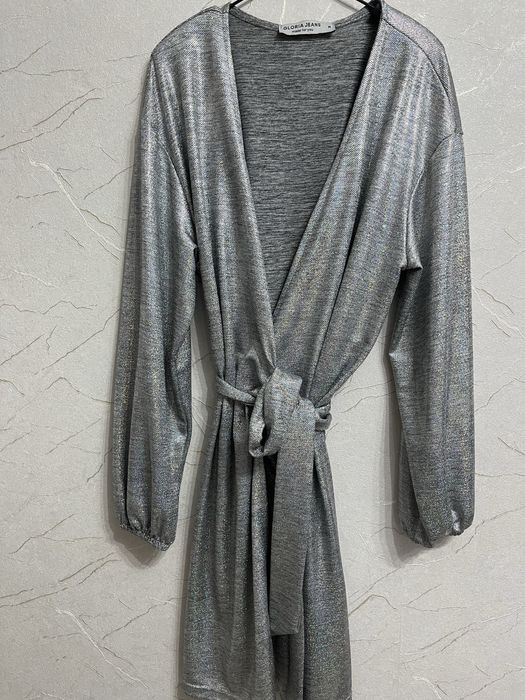 Платье с запахом блестящее