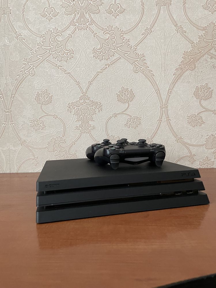 Ps4 Pro, 2 геймпада, игры