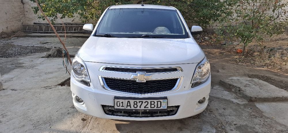 Шевралет Кобалт сотилади.