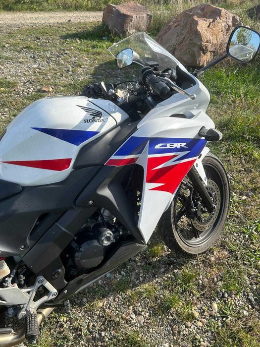 Honda CBR 125 cmc, în stare excepțională