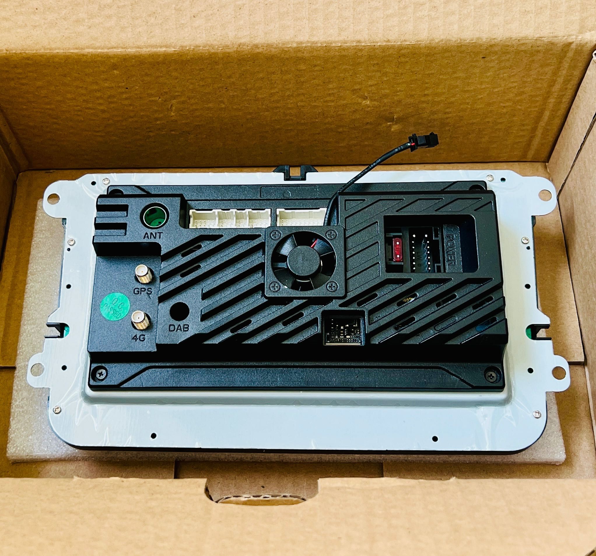 Navigatie Dedicata 8", VW,Golf 5, 6, Passat, Touran, Caddy, 4GB Ram