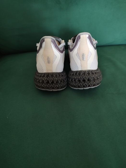 Adidas.  dfwd 38