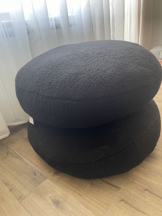 2 броя пуфове, използвани