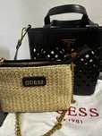 Малка чантичка Guess