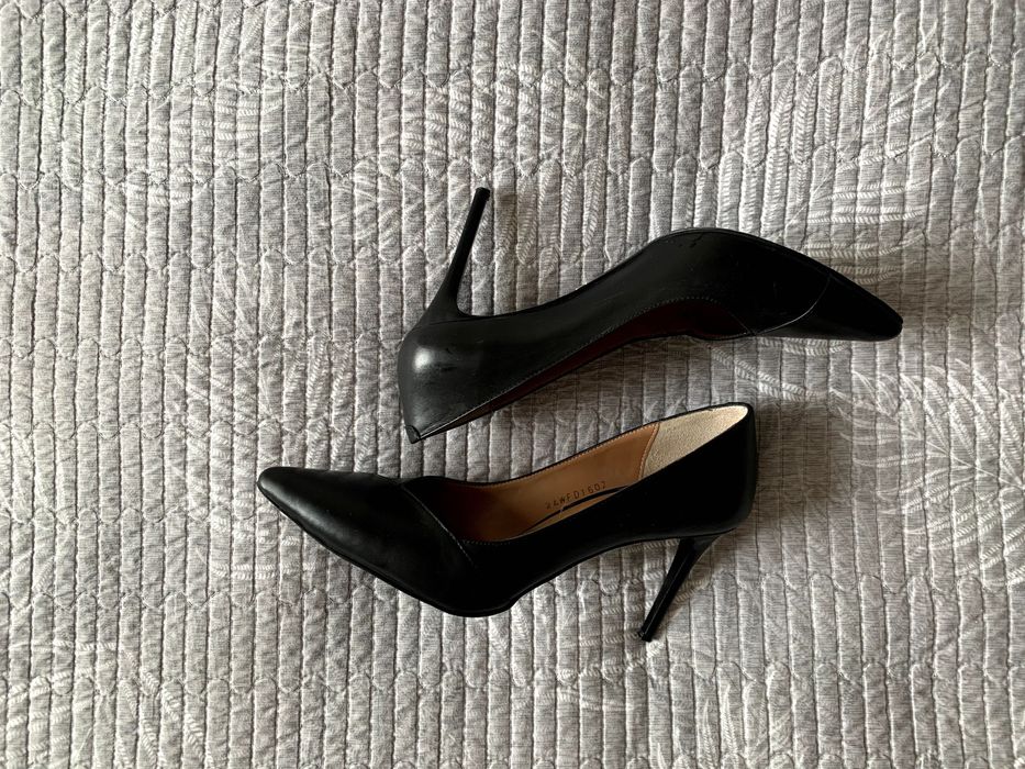 Туфли черные на шпильке Derimod, р.40