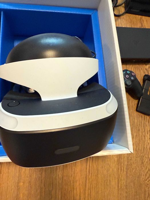 PlayStation 4 Pro 1TB + PlayStation VR + Accesorii complete