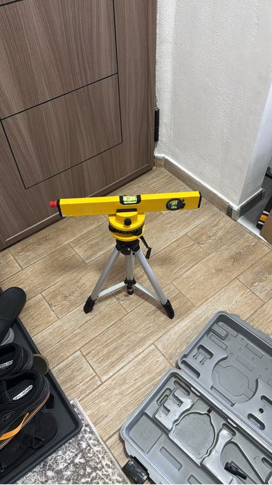 Vand nivel laser la cutie