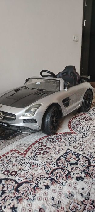 Продаю детскую машину и мотоцикл