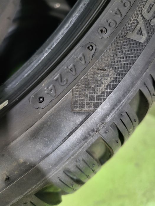 4 бр зимни 235/40/19 Lassa Дот 2024г