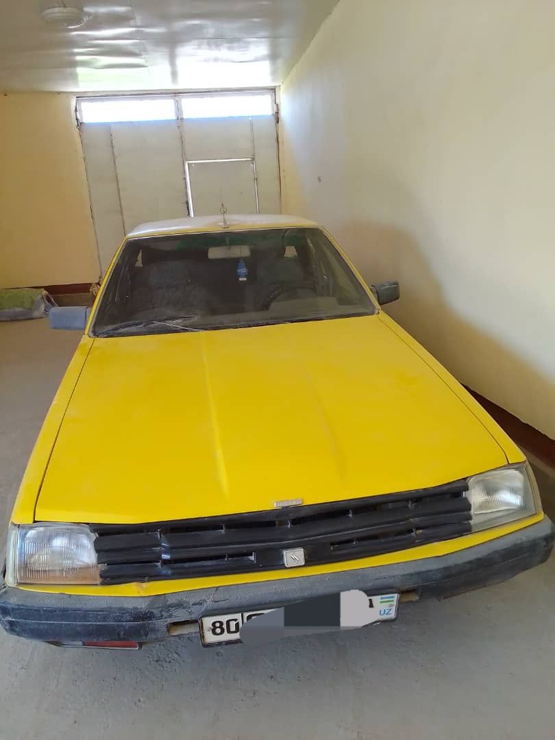 Nissan 1985yil xolati yaxshi