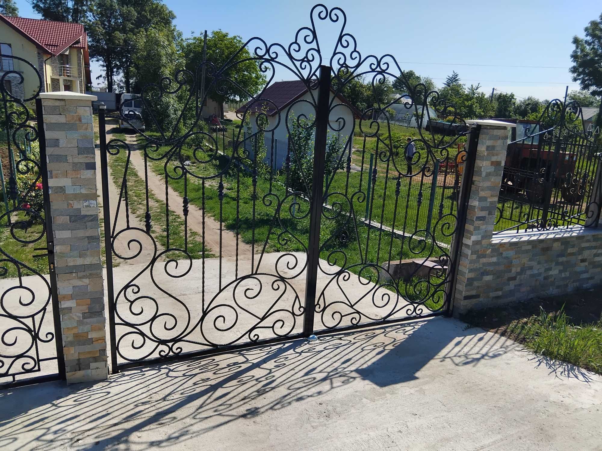 Porti,balustrazi,garduri din placi prefabricate