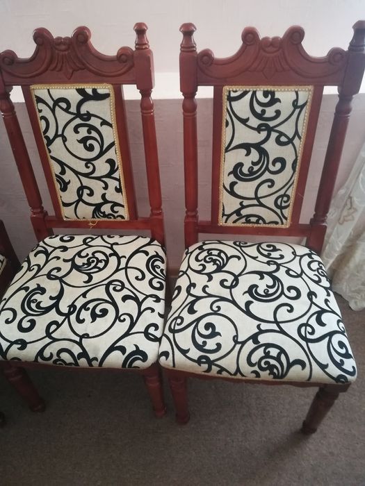 Стол и 12 стульев