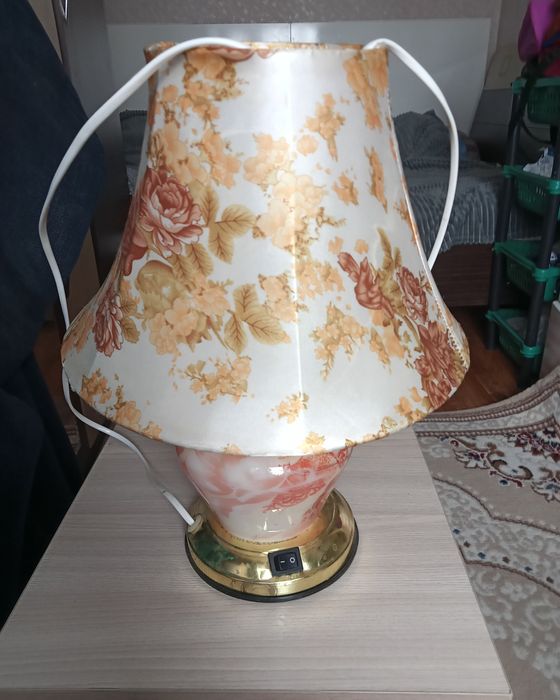 Светильник настольный