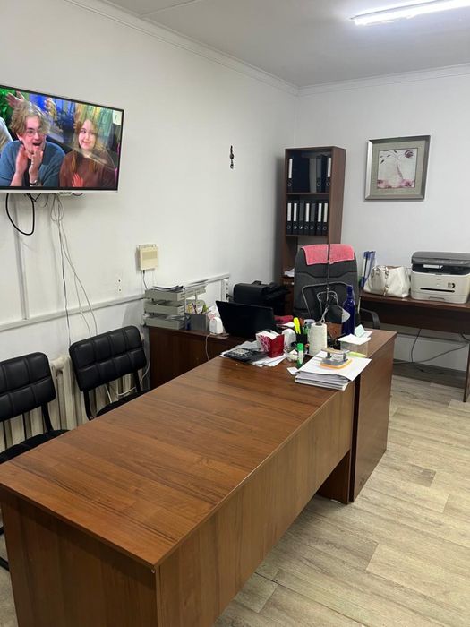 продается мебель - кабинет руководителя и ассистента