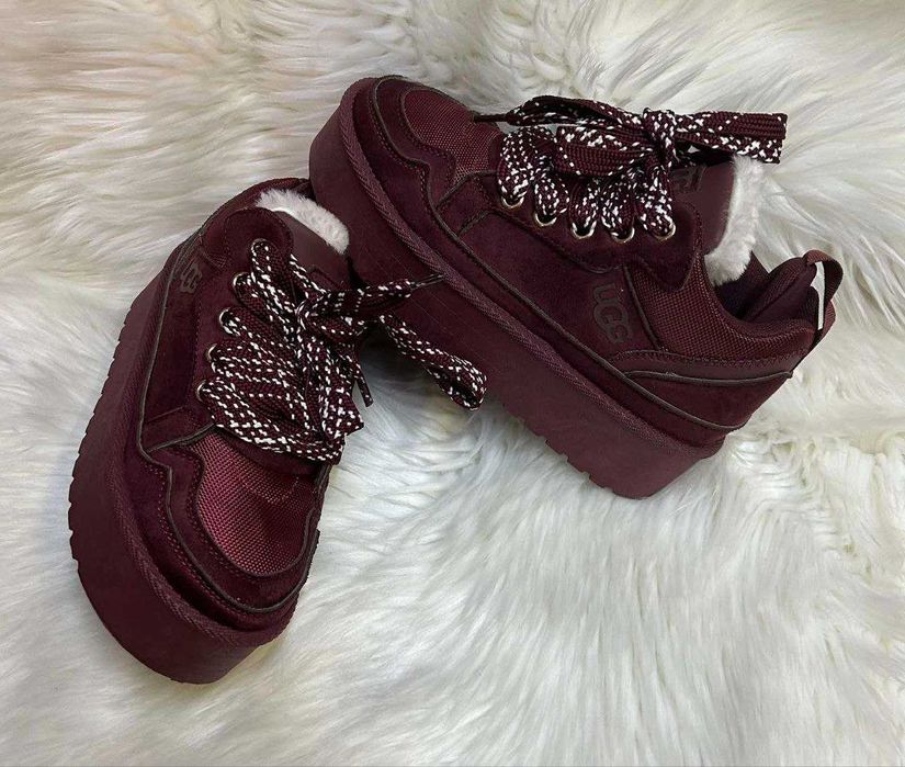 Ghetuțe ugg, tip adidas