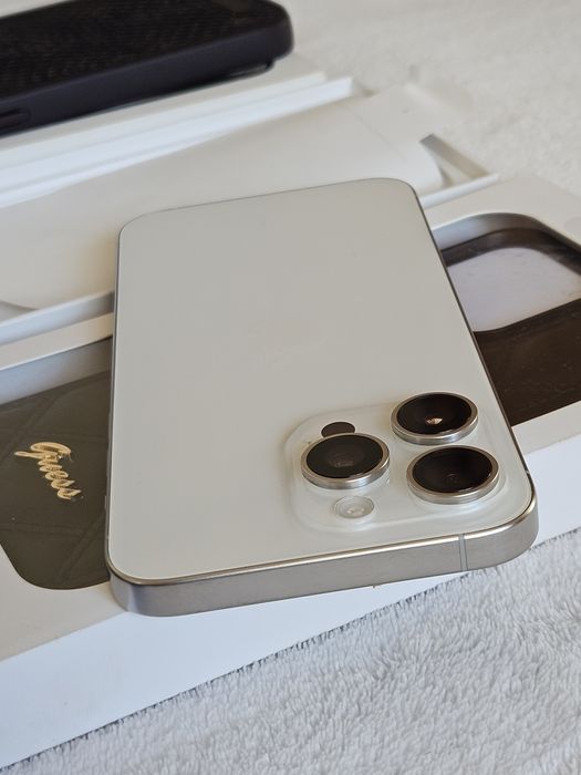 Vând 15 pro max 256GB Silver, stare impecabilă Full box