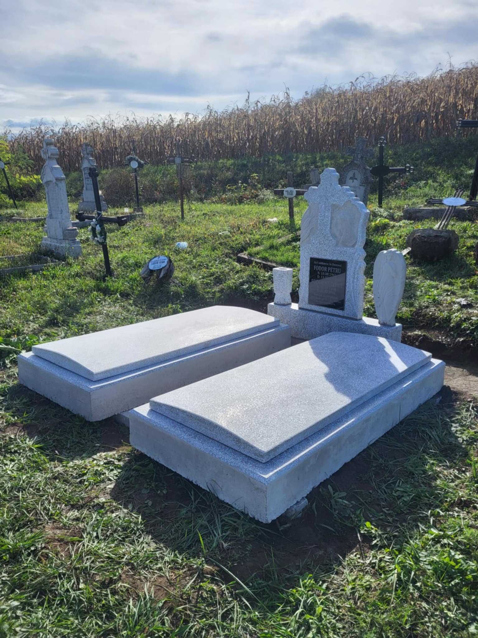 Monumente funerale din mozaic