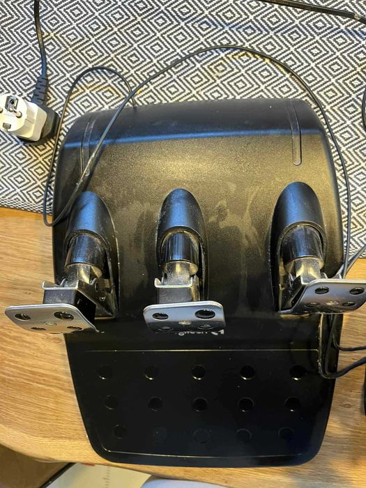 Logitech G29/920 за Xbox/PC + скоростен лост