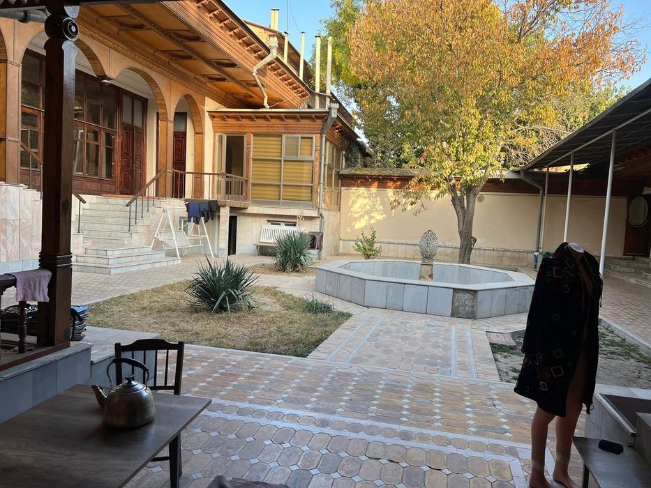 O'rikzorda 8 sotik 8 ta xonali uy