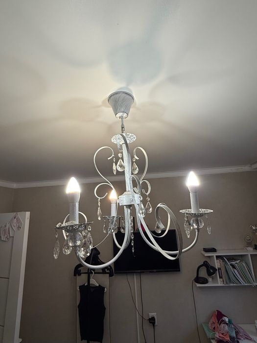 Продам люстру 5000 тг