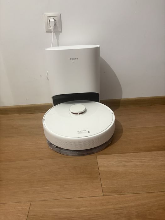 Robot cu statie