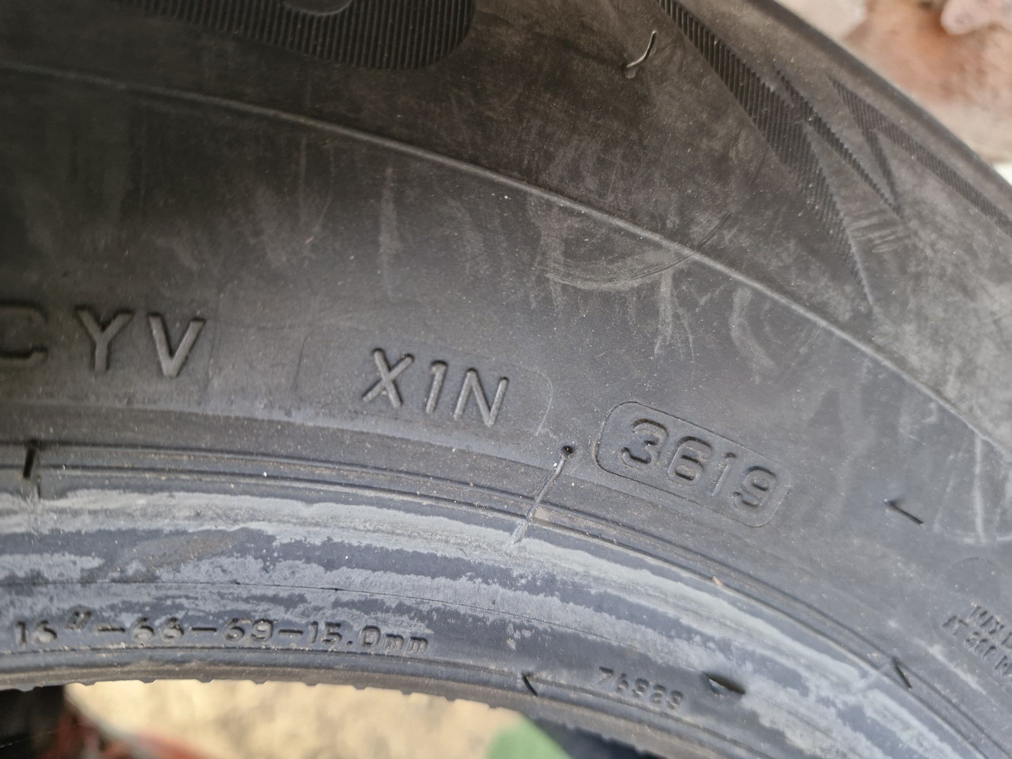2 бр. 215 70 16 зимни