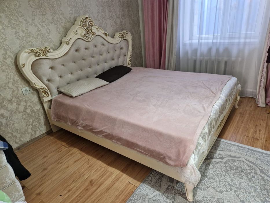 Продам спальный гарнитур