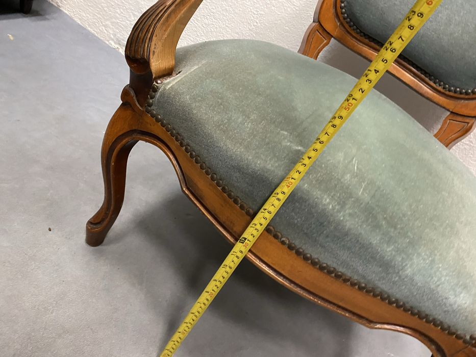 Френски старинен стол кресло фотьойл в стил Луи XV от масивно дърво