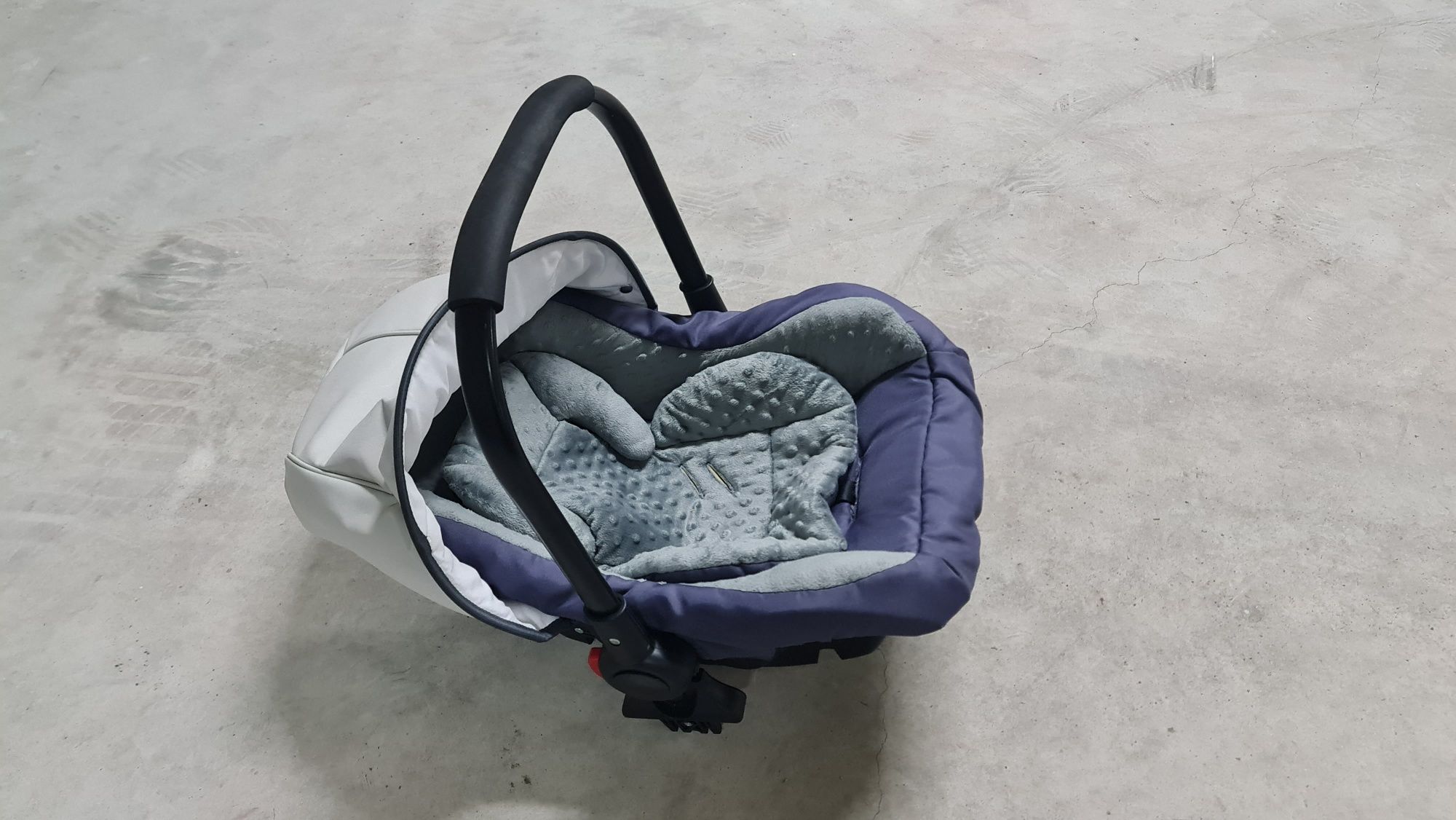 Бебешки количка и столче за кола
