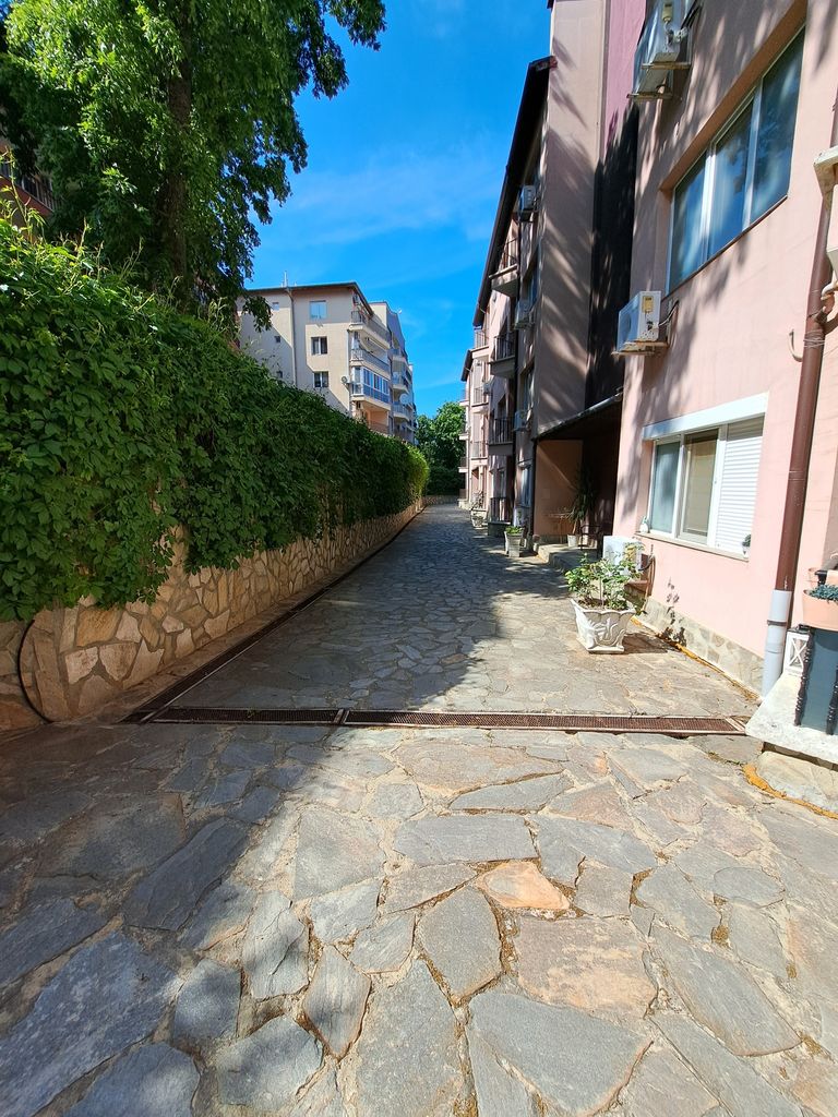 Продава се Двустаен апартамент в к.к. Златни пясъци - 55 кв.м за 1546 €/кв.м - Снимка #17