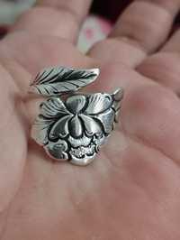 Inel din argint cu floare și frunză