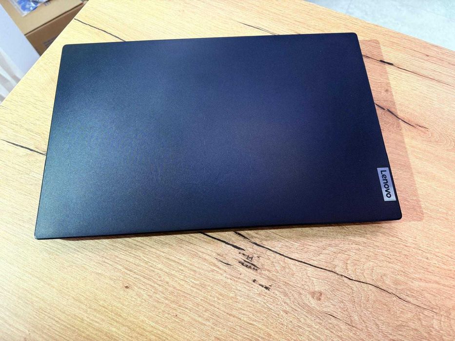 Lenovo V15 G2 ALC cu procesor AMD Ryzen™ 7 5700U, 16GB, 512GB
SSD