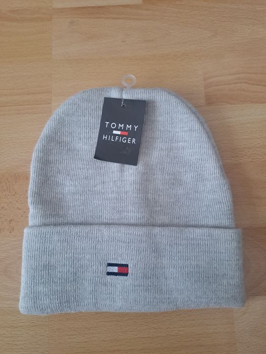 Căciulă Tommy Hilfiger nouă cu etichetă