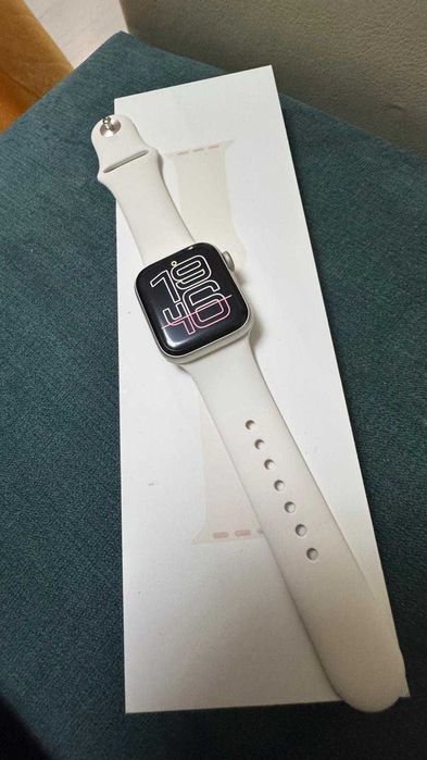 Apple Watch SE 2 (2022), GPS, Carcasa Starlight Aluminium 40mm